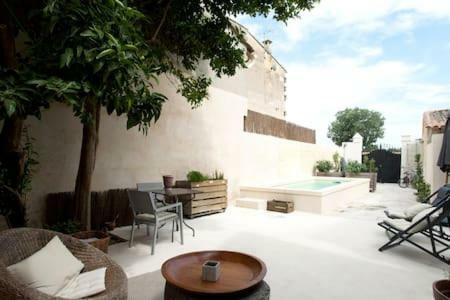 Fourques  La Maison De Cerise מראה חיצוני תמונה